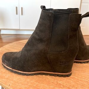 UGG size 8 womens suede boot